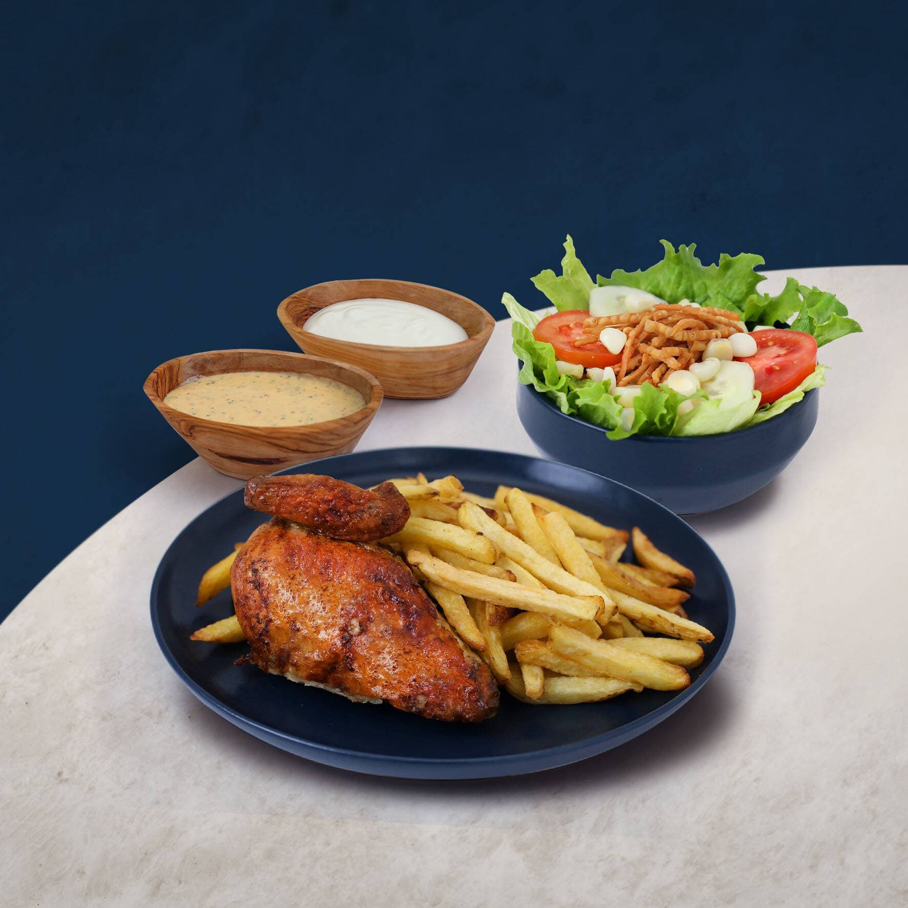 1/4 Taypoyo, Salsas, Ensalada Mediana y Salsas