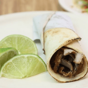 Taco de Bistec en Pan Arabe