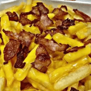 Papas fritas con tocino