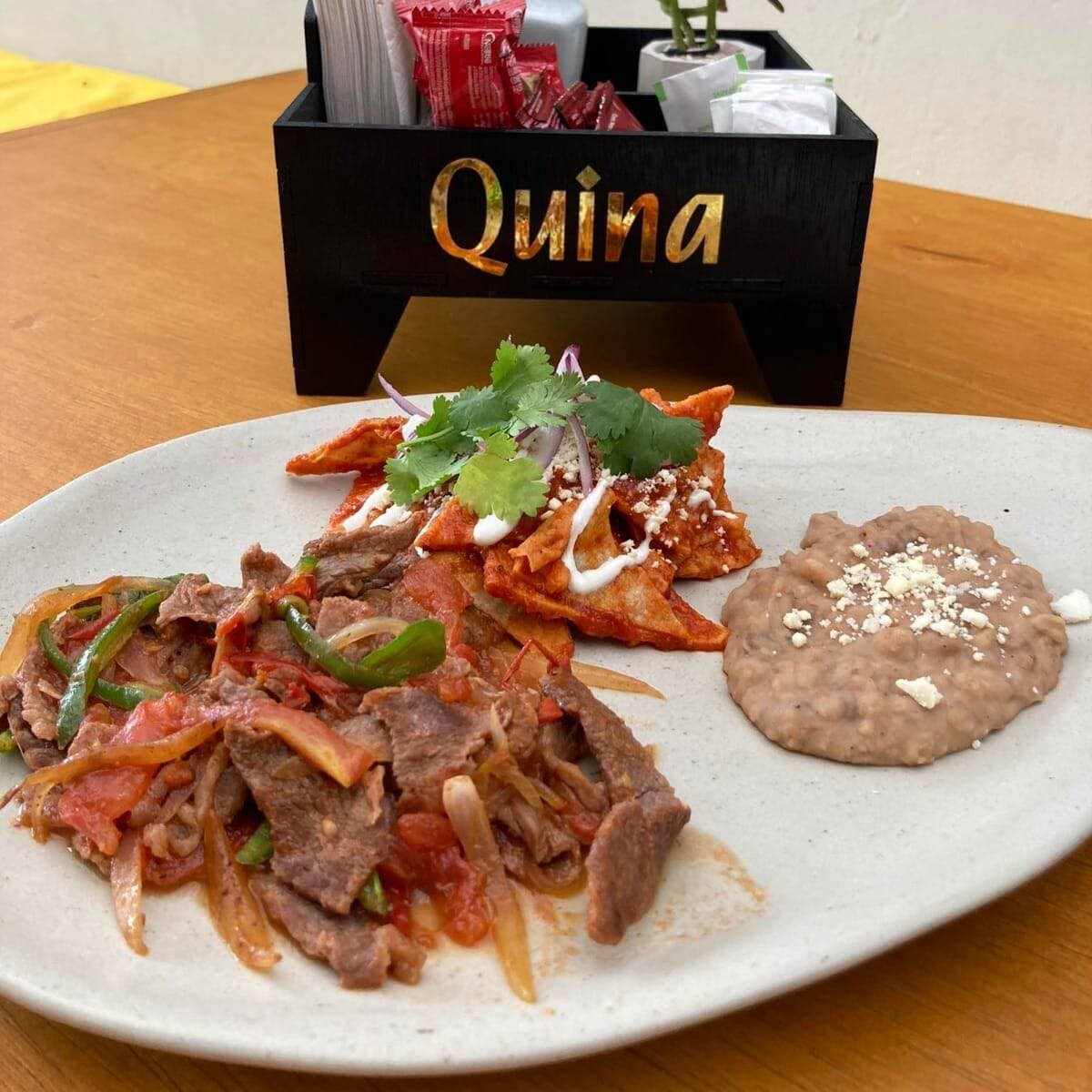 Carne a la Mexicana con Chilaquines
