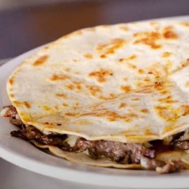 Quesadilla con Carne