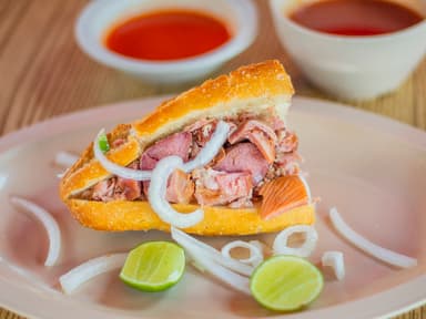 Mini Torta de Carnitas