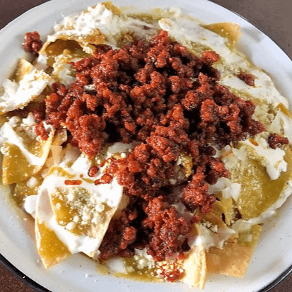 CHILAQUILES CON LONGANIZA