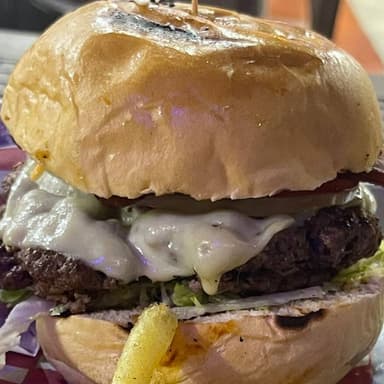 Hamburguesa doble carne al carbón