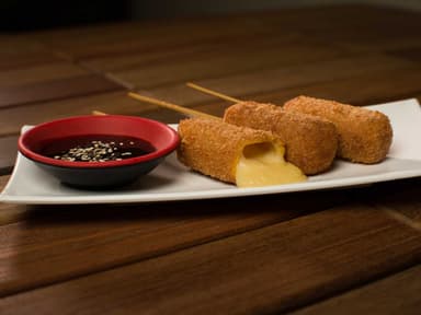 Kushiage de Salmon Aumado y Queso Crema