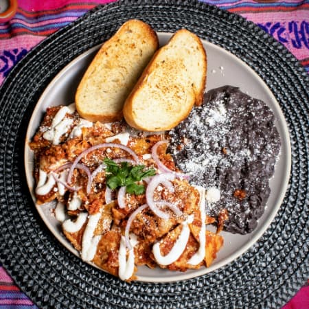 Combo Chilaquiles Tradicionales + Agua Fresca