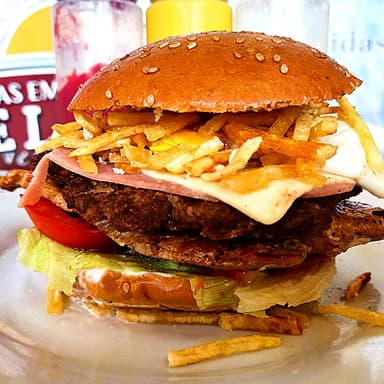 Hamburguesa Doble (Carne y Pollo)