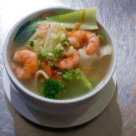 Sopa Wantán con Langostinos