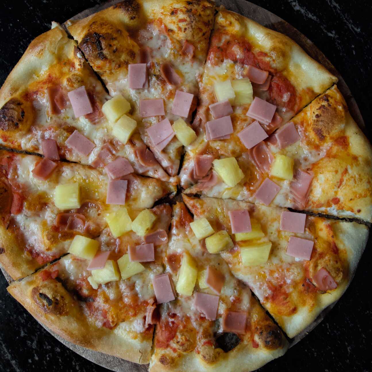 Pizza Hawaiian