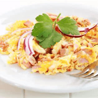 Huevos Mezclados con Jamón