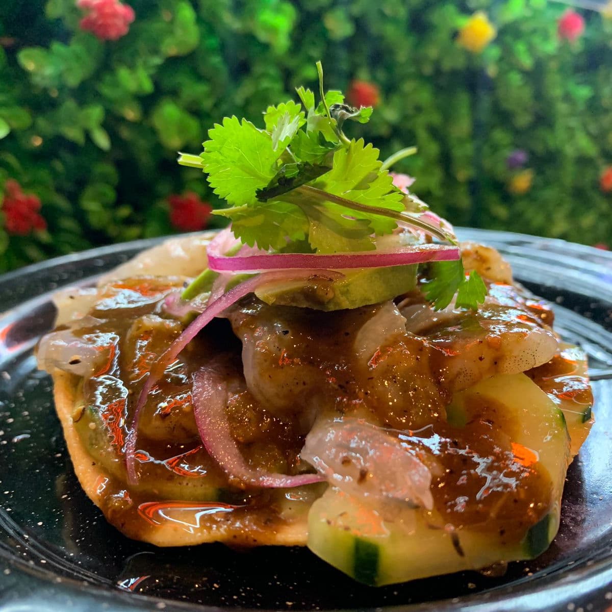 Tostada aguachile negros