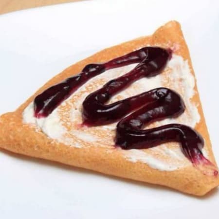 Crepa con Queso Philadelphia y Zarzamora