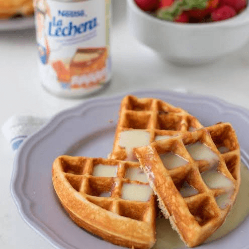 WAFFLES CON LECHERA