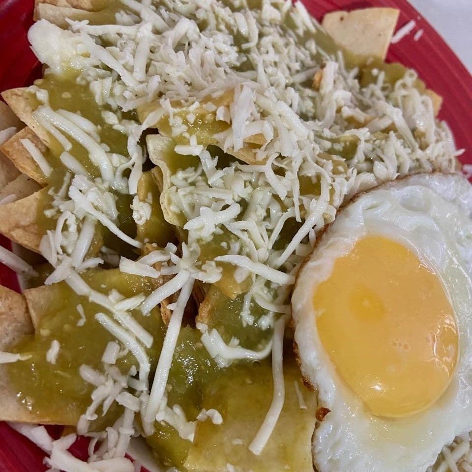 Chilaquiles de Huevo Salsa Verde