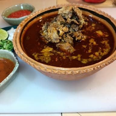 Plato de birria Gde