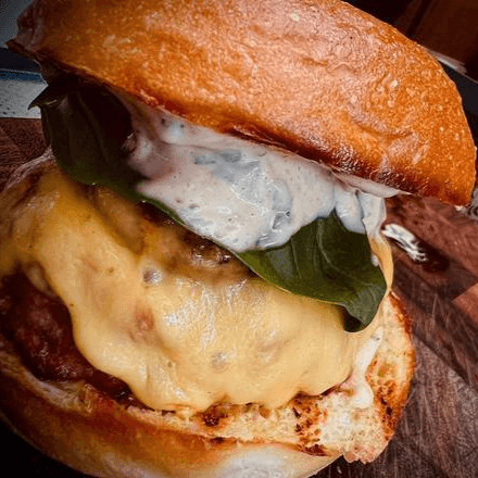 Hamburguesa Master 125 G con Papas