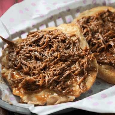 Molletes Birria