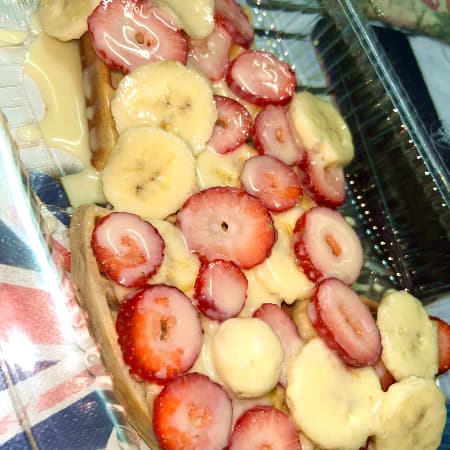 Waffle Platano Fresa Lechera