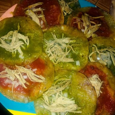 Combo Chalupas Poblanas + Agua de sabores 1/2