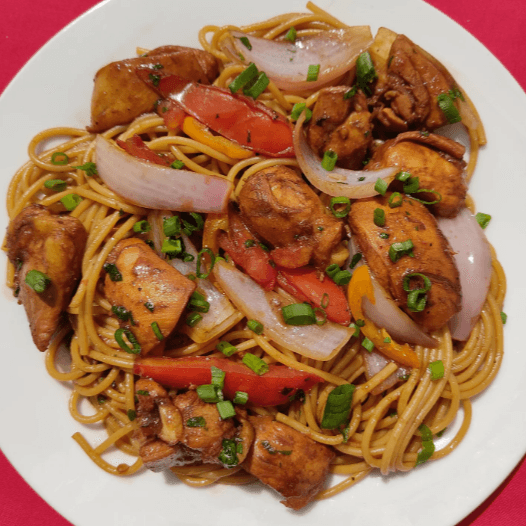 Tallarín Saltado de Pollo
