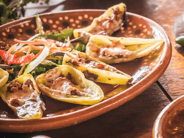 Chiles Güeros Rellenos
