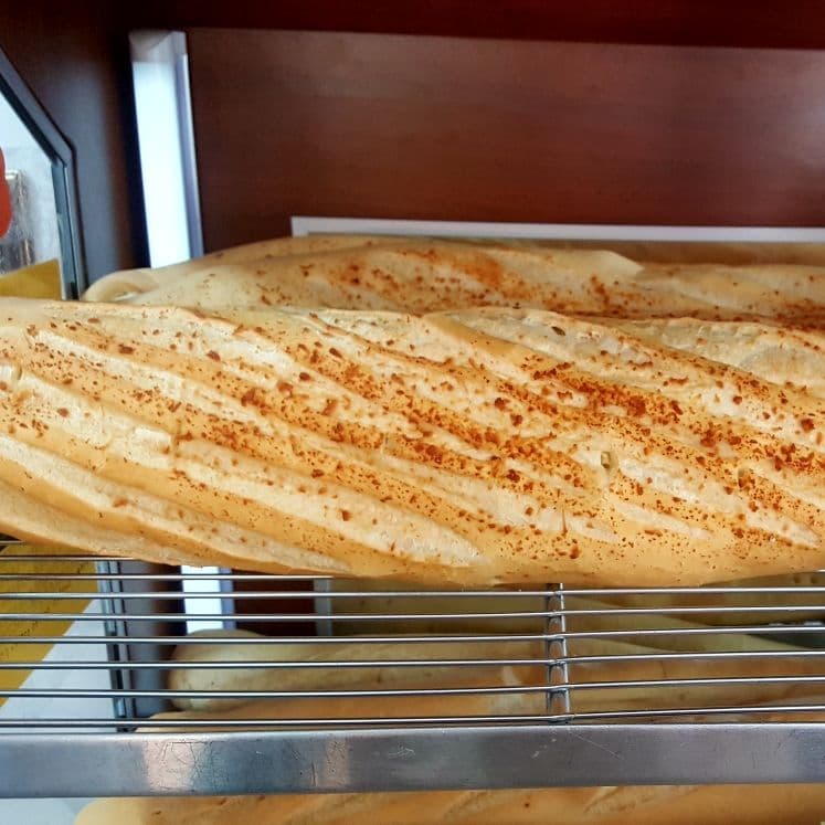 PAN LAGARTO CON QUESO