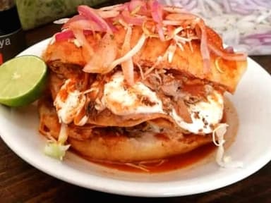 Torta Ahogada Botonera*1 + Coca Cola 400 Ml