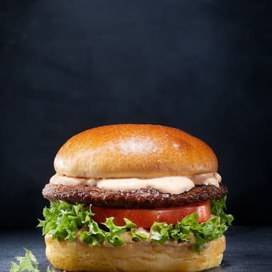 Hamburguesa Clásica, incluye papas y bebida