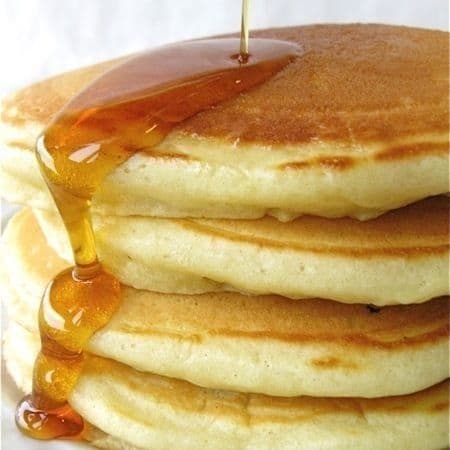 Hot Cakes Clásicos con Topping a Elegir