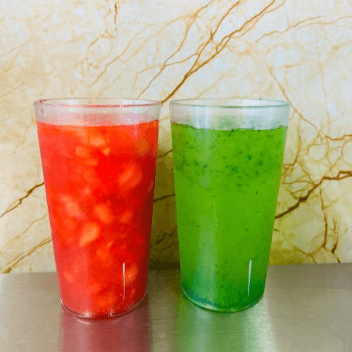 2 Refrescos Naturales ( Frutas y Limonada Hierba )