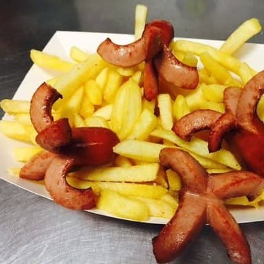 SALCHIPAPAS