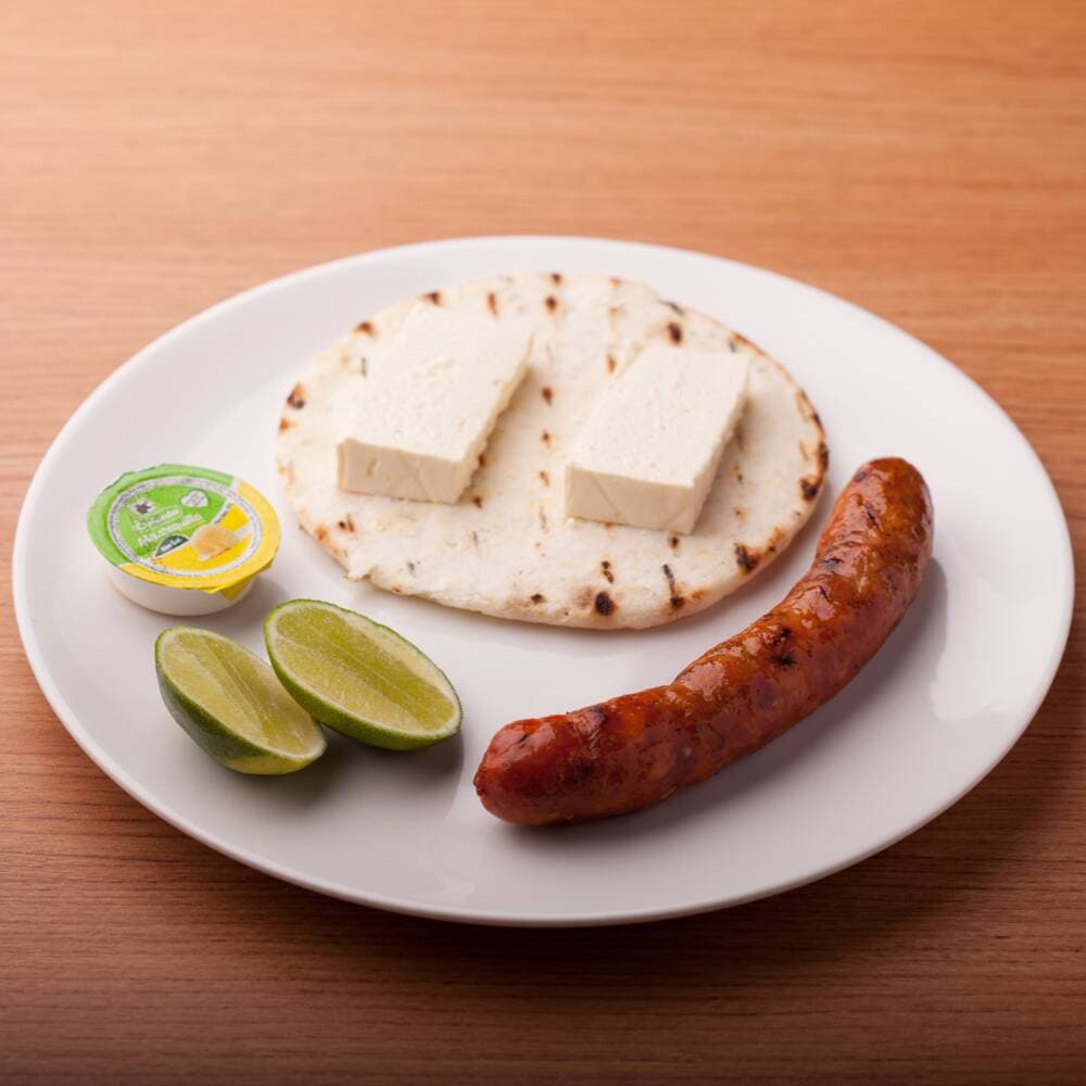 Chorizo Llanero con Arepa
