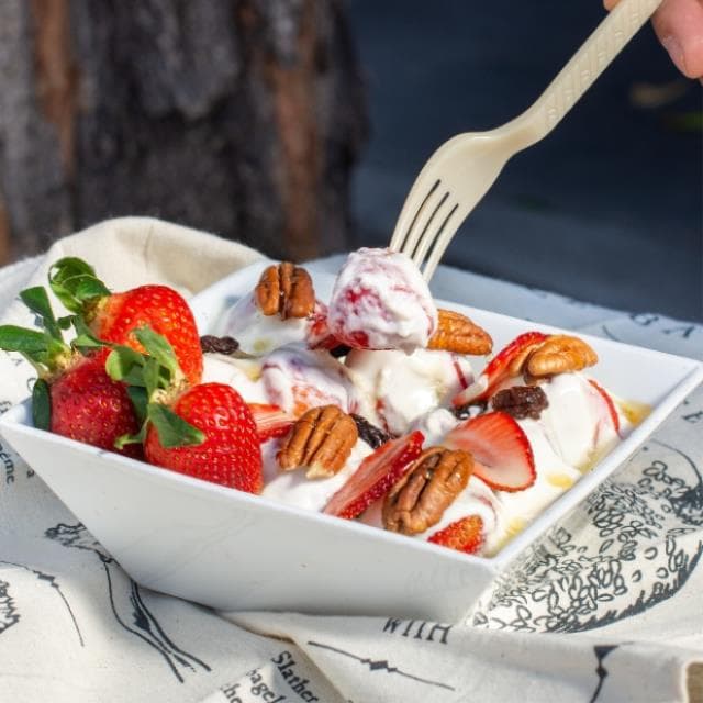 FRESAS CON CREMA CHICAS