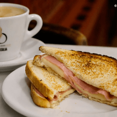 Combo : 2 Cafés Pasados  + 2 sandwich mixto