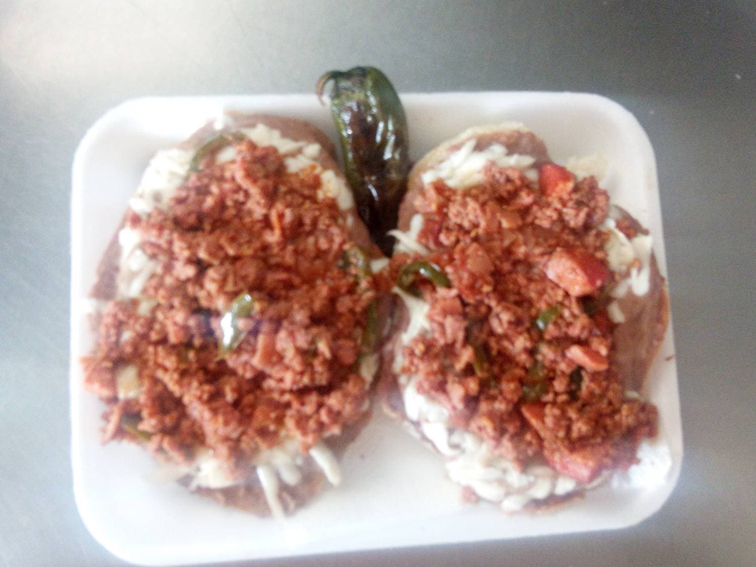 Molletes con Guiso