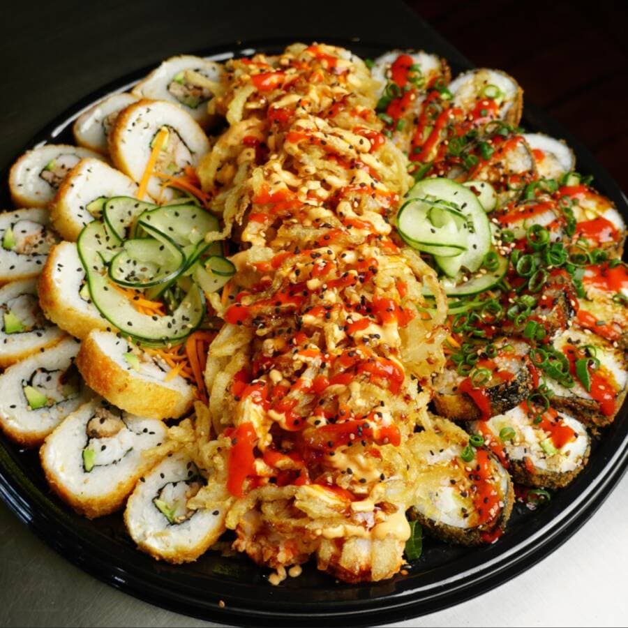 Charola 3 rollos (CMT, CLX y spicy Crazy roll)