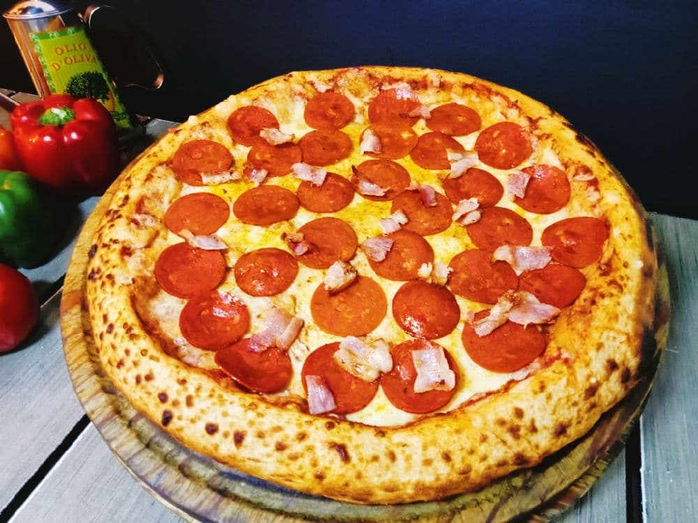 Pizza Pepperoni + Tocino