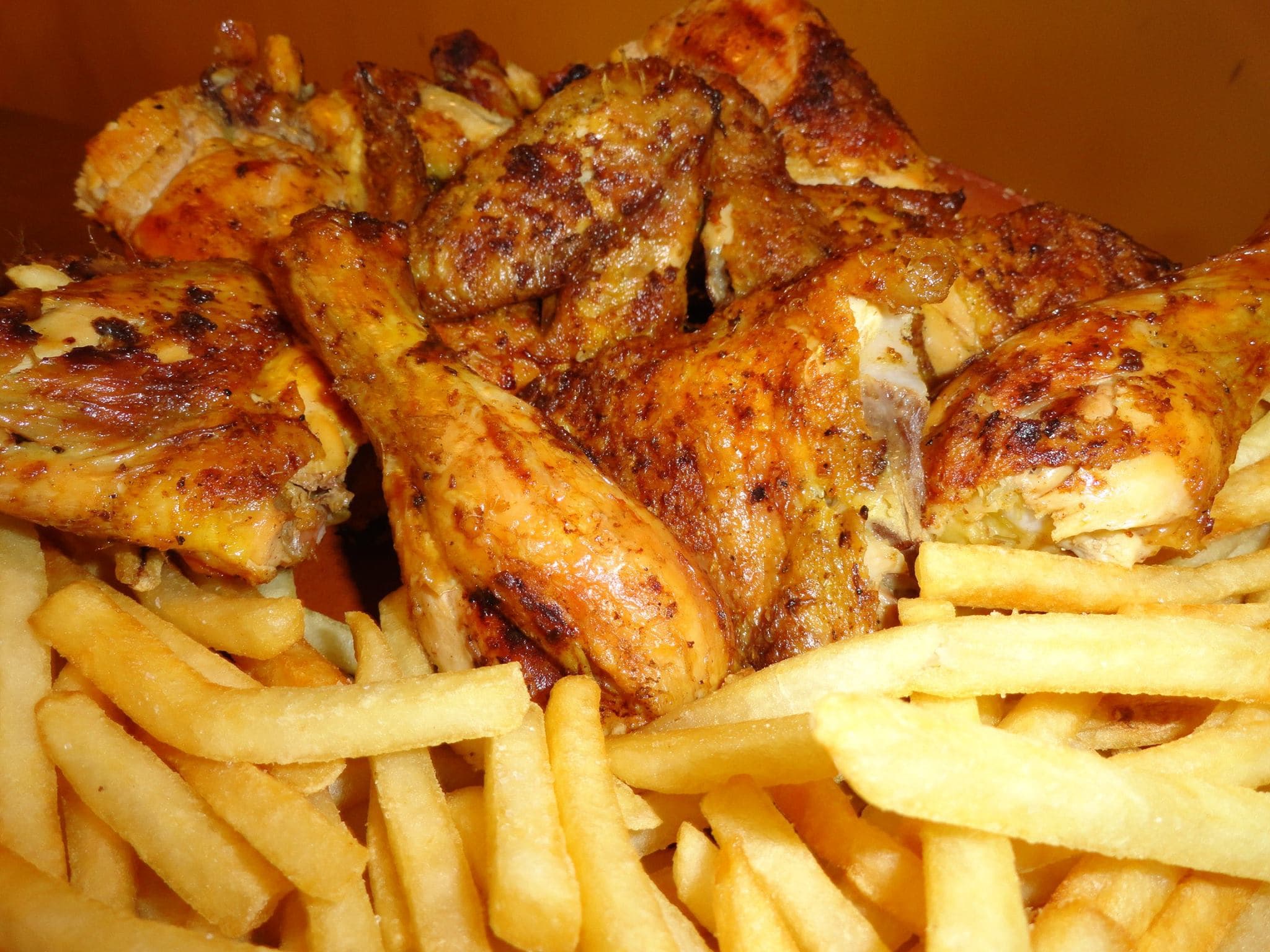 Pollos de la Cementera (Blvd. Geranios)