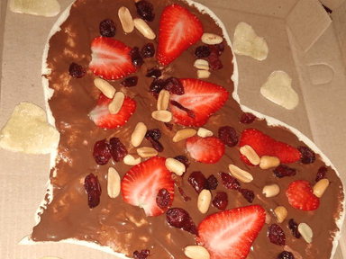 Pizza de Corazón con Crema de Avellana