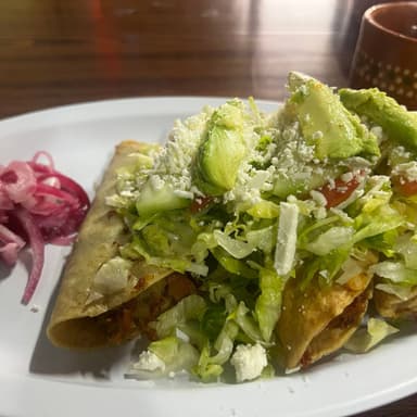 Orden de Tacos Dorados Carne Deshebrada