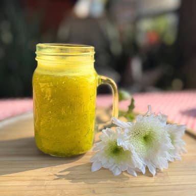Agua de piña y menta