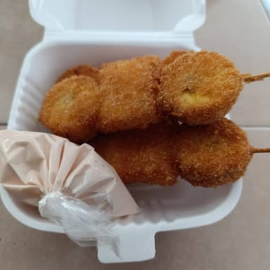 BROCHETAS DE PLATANO & QUESO