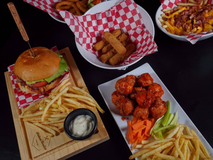 WEEKEND BONELESS