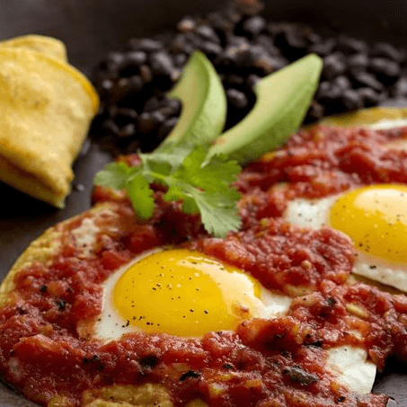 Huevos Rancheros en salsa mexicana