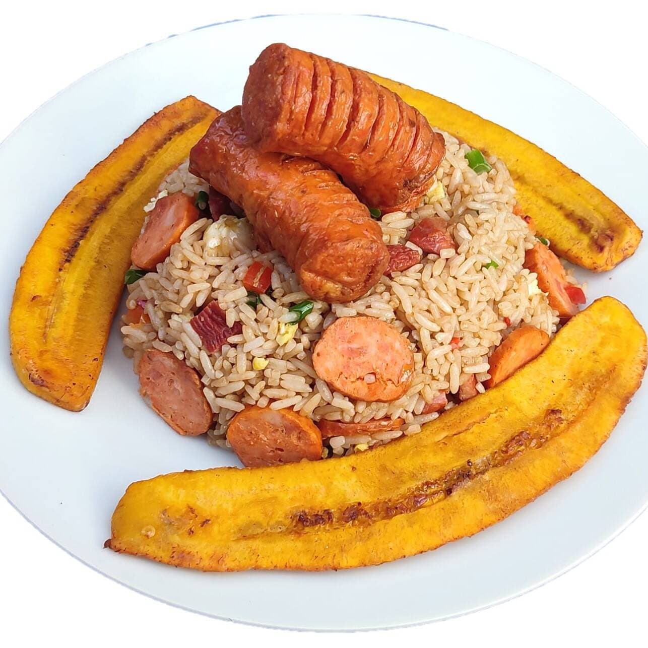 Chaufa Mixto con Chorizo Montado
