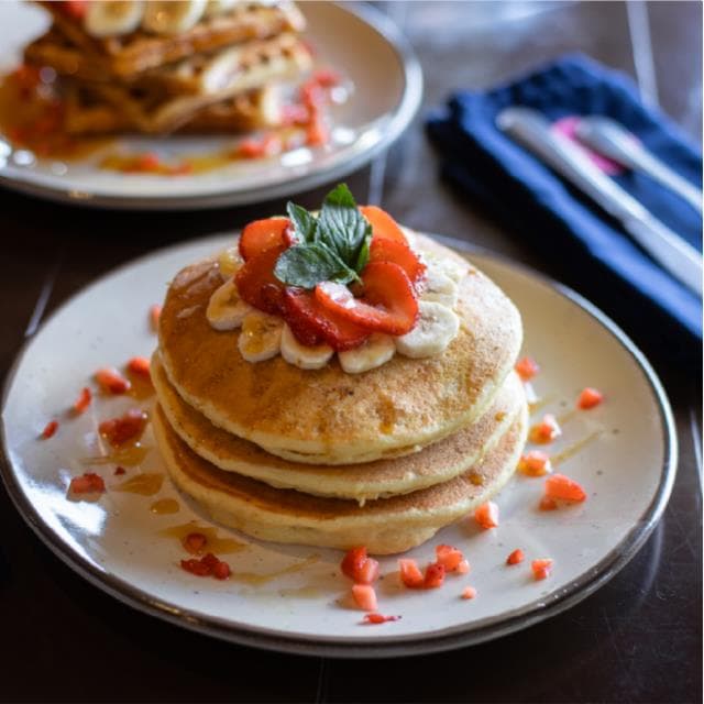 HOT CAKES