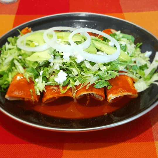 Enchiladas Verdes o Rojas de Pollo