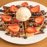 Waffle Frutos Rojos + Smoothie Frutos Rojos