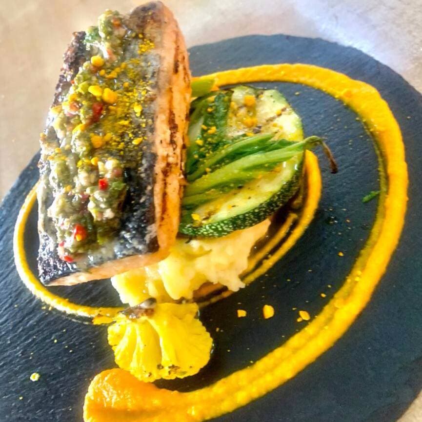 Salmón al  Ajillo