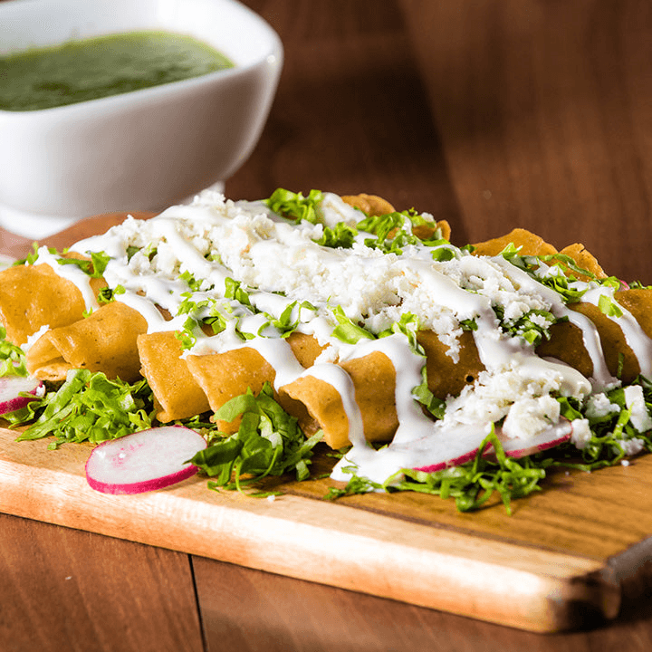 Taquitos Dorados + Jamaica 1L